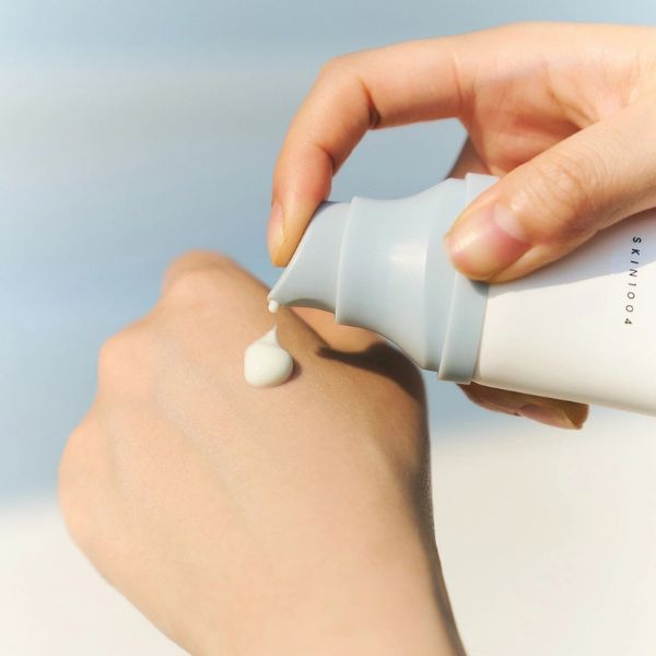 Protección Solar Efecto Glow | Sérum Híbrido Hyalu-Cica SPF50+ | SKIN1004 50 ml
