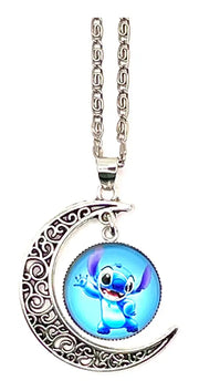 Collar de Luna Creciente con Figura de Stitch