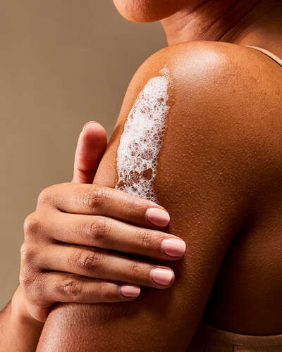Wrapped In Vanilla | Body Wash | Bath and Body Works